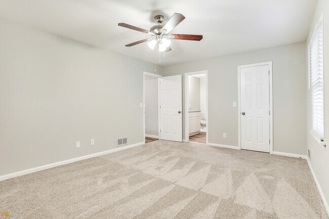 Building Photo - 1041 Avon Breeze Ct