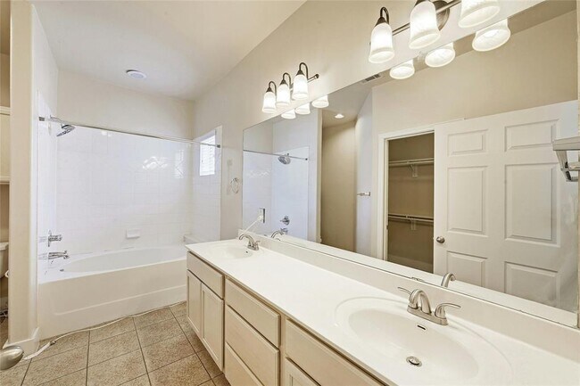 Building Photo - 12230 Abbey Glen Ln