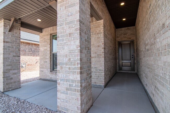Building Photo - 6004 Kingsville St
