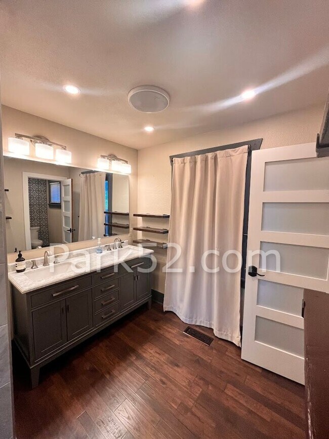 Building Photo - Beautiful Tacoma Single Family Home