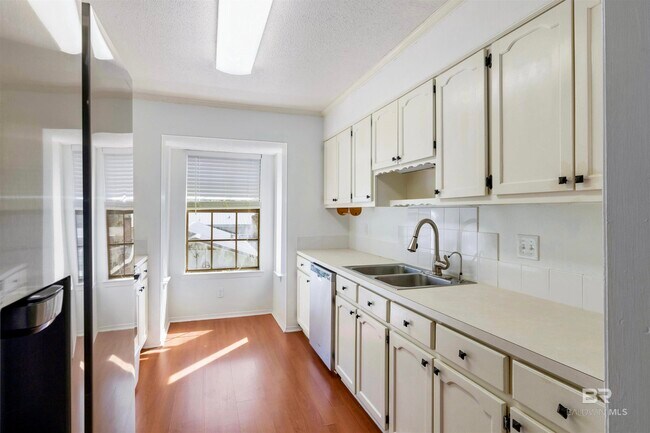 Building Photo - 16 Lancers Ln