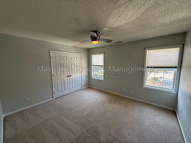 Building Photo - 114 Pointe Crest Ct
