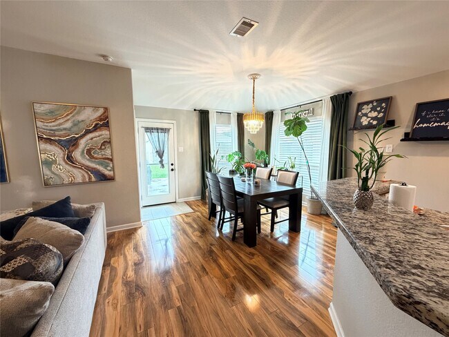 Building Photo - 1807 Emerson Ridge Dr