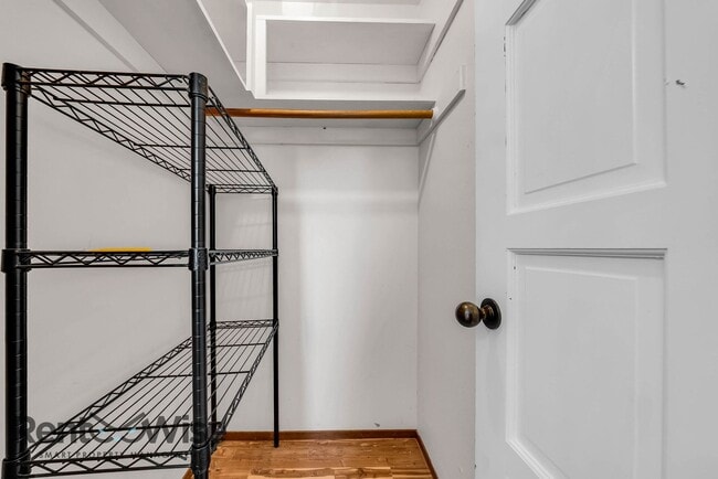 Building Photo - 1951 Heath Dr