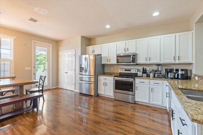 Building Photo - 3190 Coneflower Dr