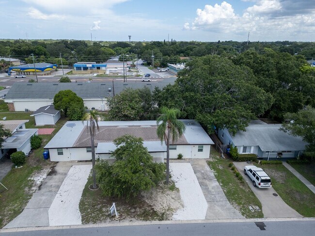Building Photo - 1156 Angle Rd
