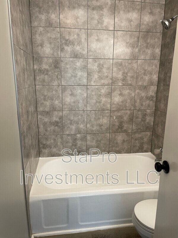 Building Photo - 122 Bellar Dr