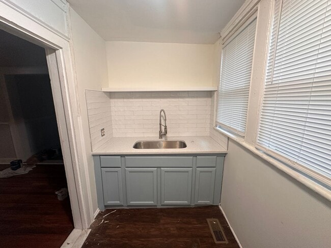 Building Photo - Charming Home in Historic Downtown Wilmington