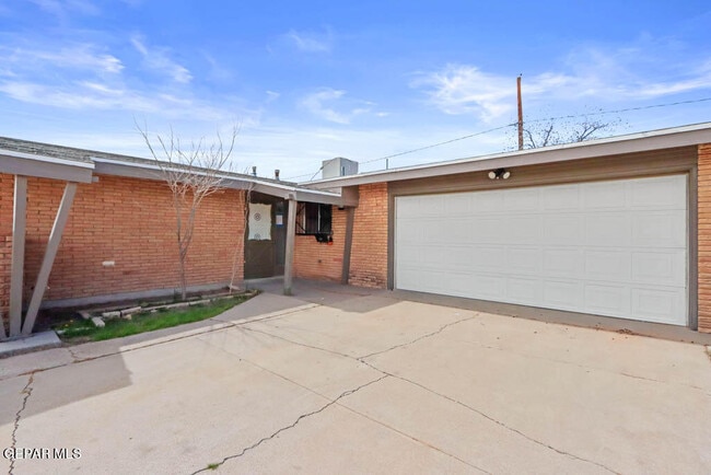 Building Photo - 3313 Cork Dr