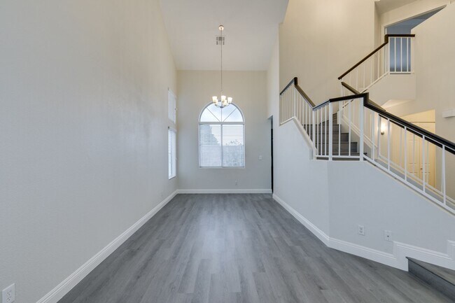 Building Photo - 1738 Toltec Cir