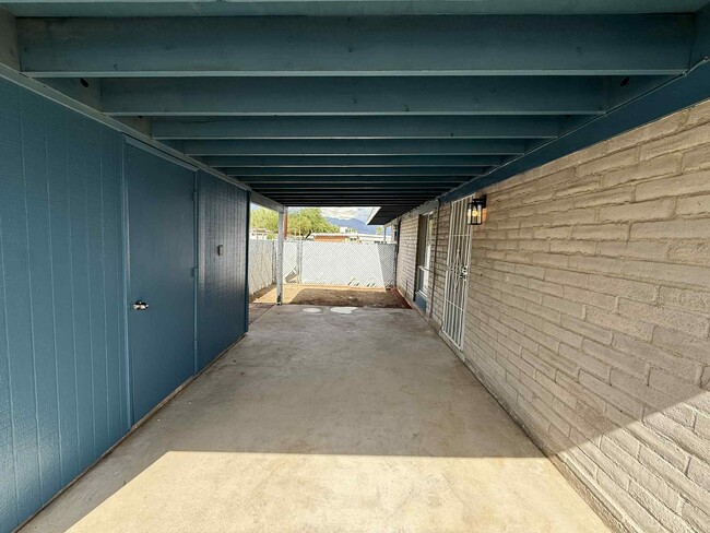 Building Photo - 8133 E 6th St