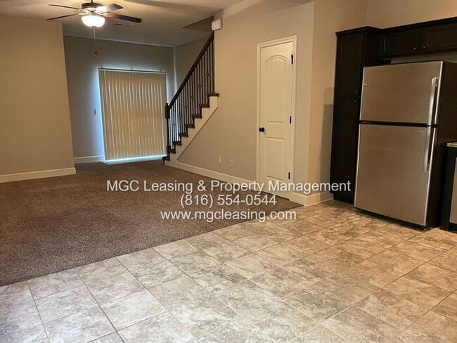 Building Photo - Eagle Creek Townhome - Unlock One Month Free with a May Move-In & 13-Month Lease