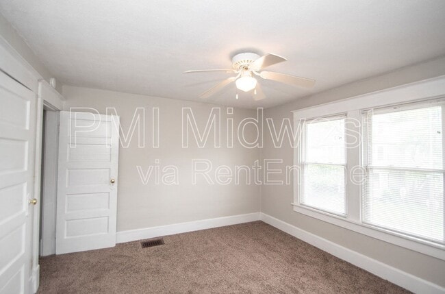 Building Photo - 1543 E Ohio St