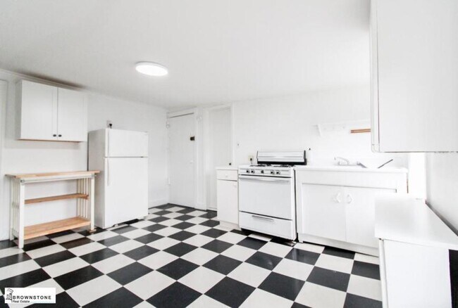 Building Photo - 1 bedroom in BROOKLYN NY 11201