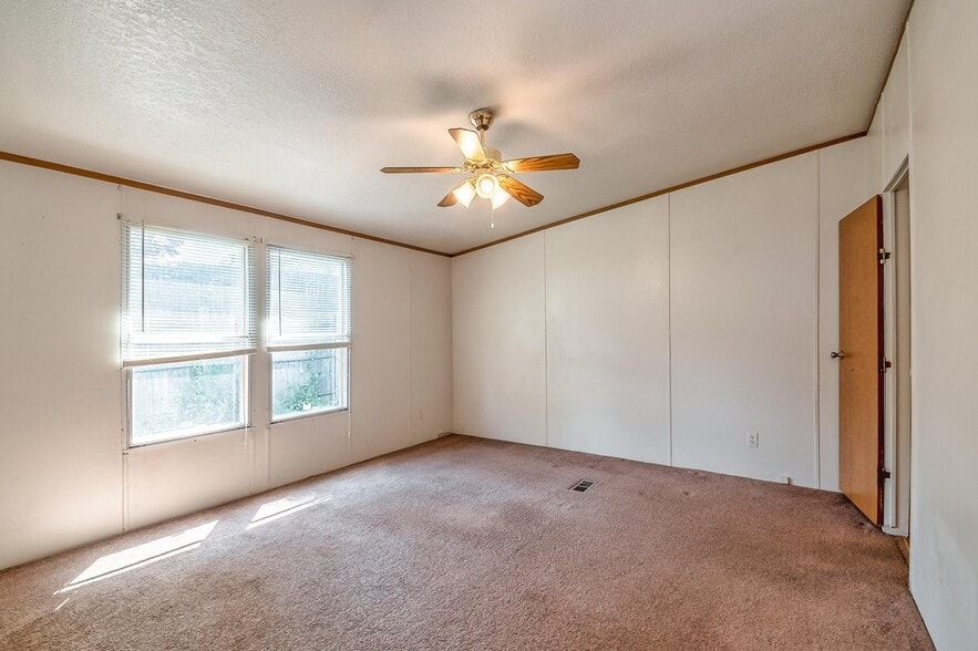 Building Photo - 714 Baldwin Ave SW