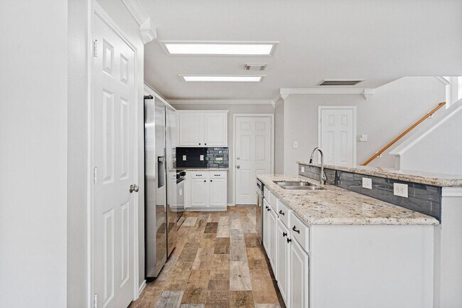 Building Photo - 62 Marble Rock Pl