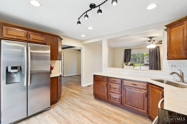 Building Photo - 1420 Broadview Ct