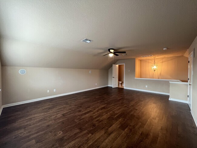 Building Photo - 25030 Buttermilk Ln