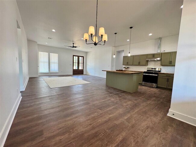 Building Photo - 1353 Red Town Rd