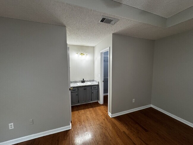 Building Photo - Home for Rent