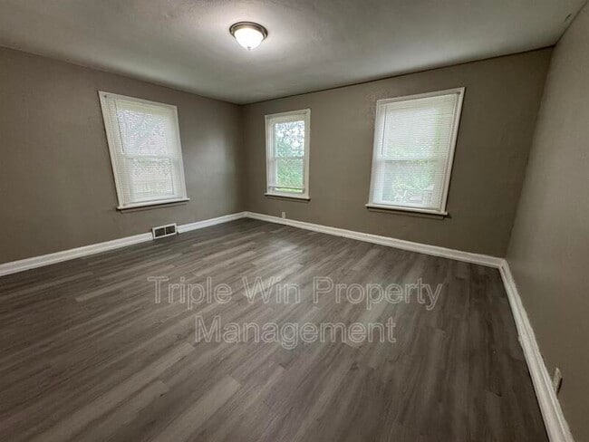 Building Photo - 2139 Kappel Dr