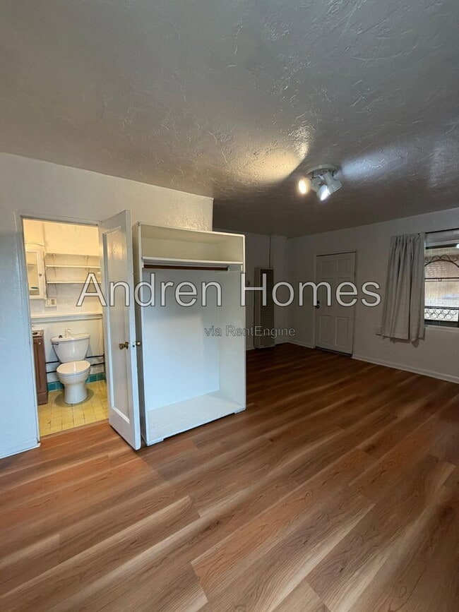 Building Photo - 10110 Soquel Dr