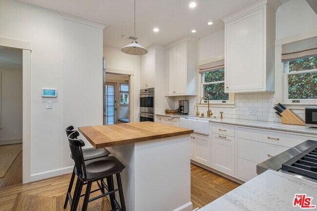Building Photo - 409 S Highland Ave