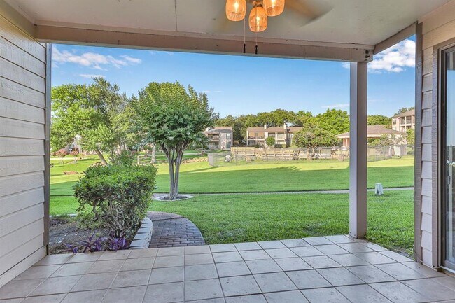 Building Photo - 104 Lakeview Terrace