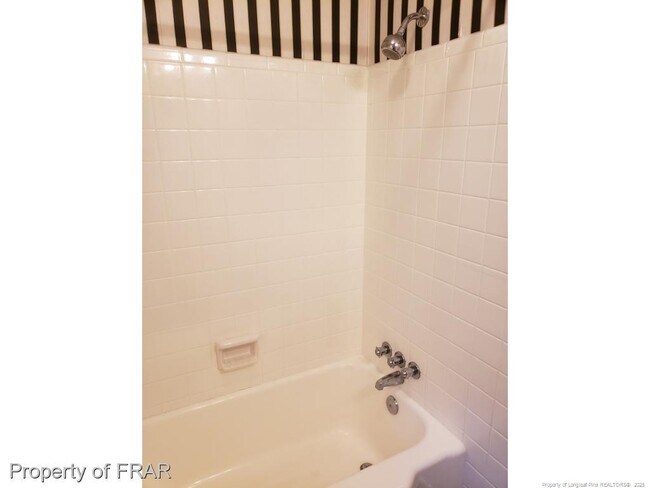 Building Photo - 311 Westview Dr