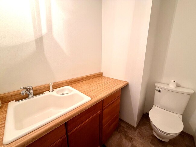 Building Photo - Cozy & Private Fircrest Unit with Garden Space