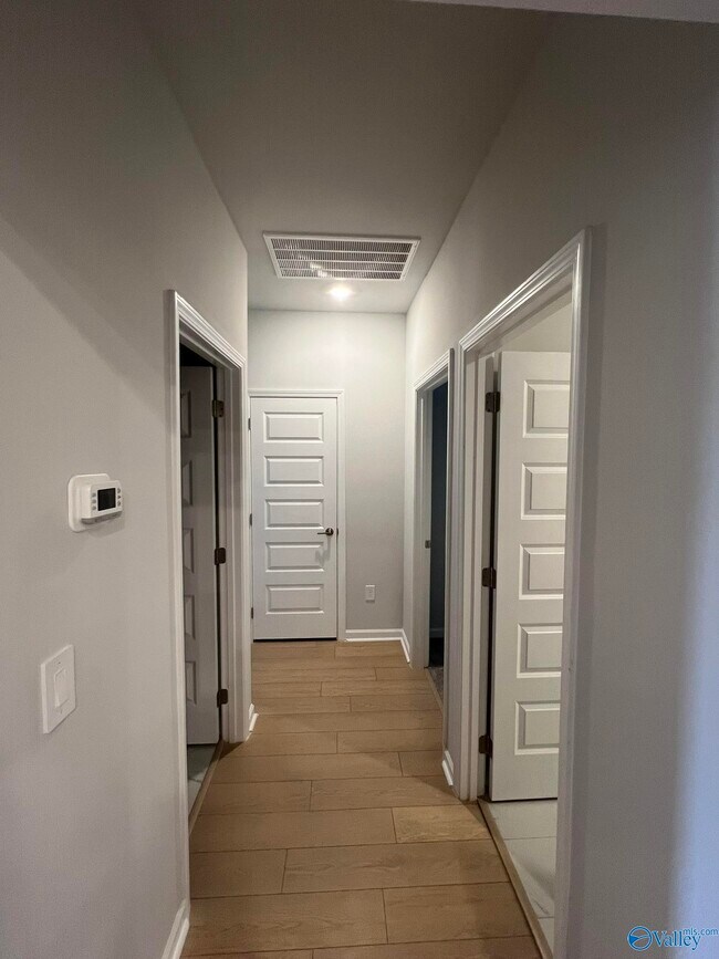 Building Photo - 159 Little Britain St