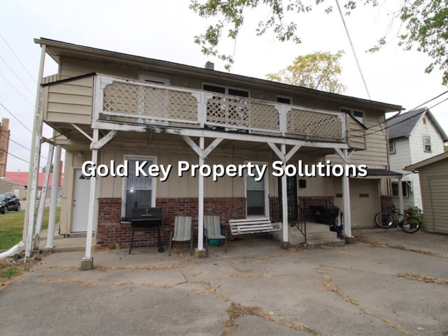 Building Photo - 117 E John St