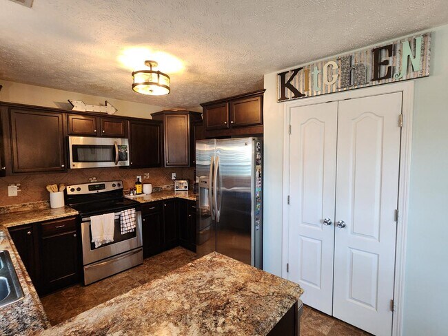 Building Photo - 1309 Valmead Ct