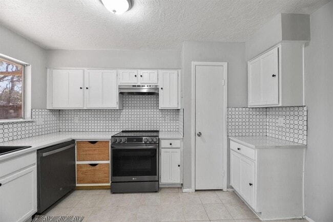 Building Photo - 21006 Bridgeview Cir