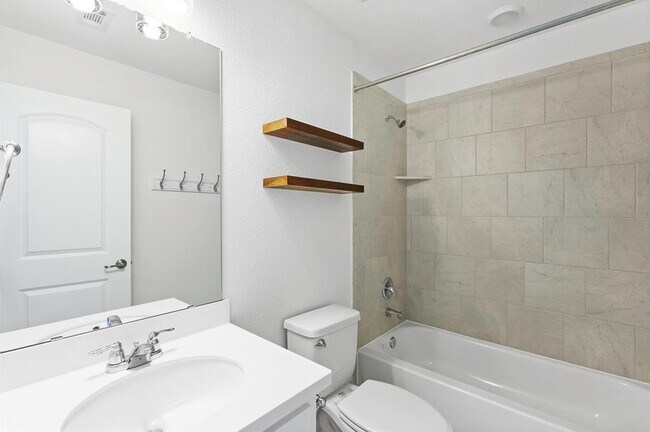 Building Photo - 829 Dayridge Dr