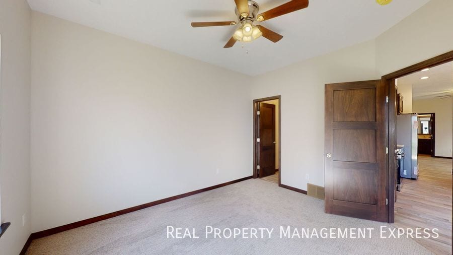 Building Photo - 9623 W Broek Dr
