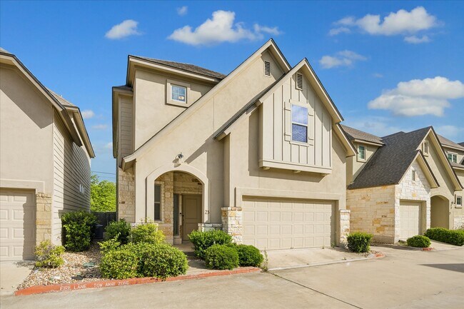 Building Photo - 13001 Hymeadow Dr