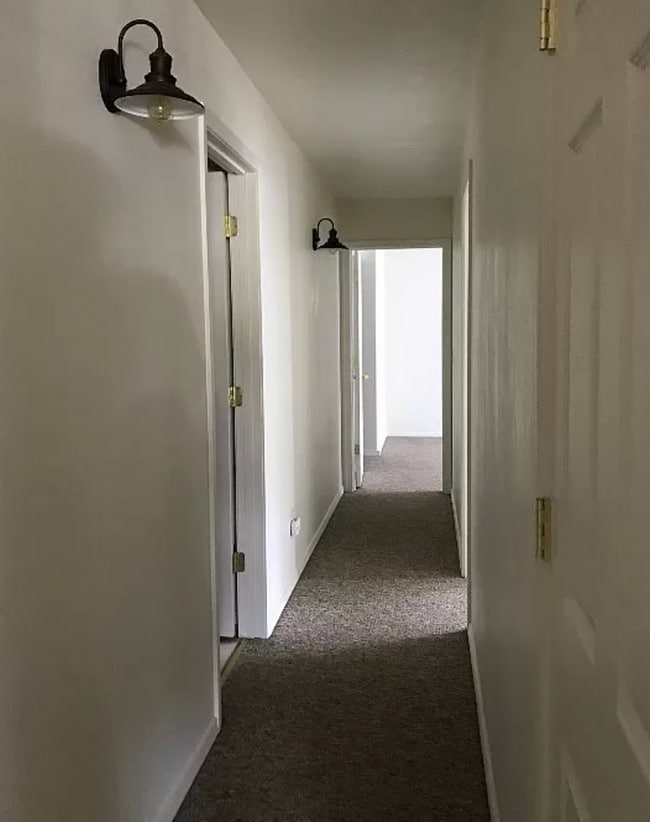 Building Photo - 3 Bedroom Apartment in Bozeman!