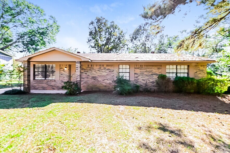 Primary Photo - 107 Fairview Pl