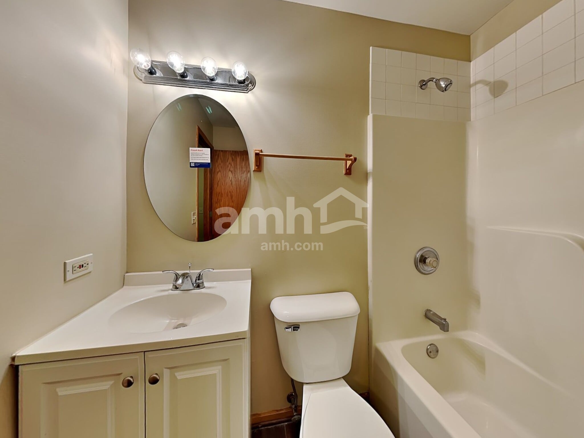 Building Photo - 204 Inverness Trl