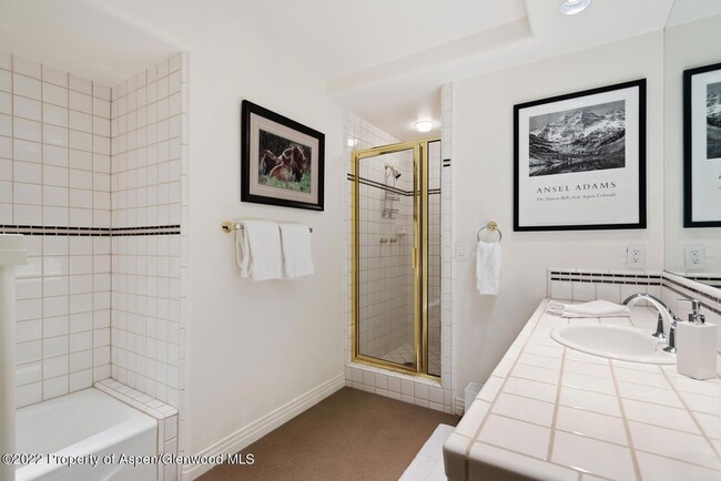 Building Photo - 504 N 8th St