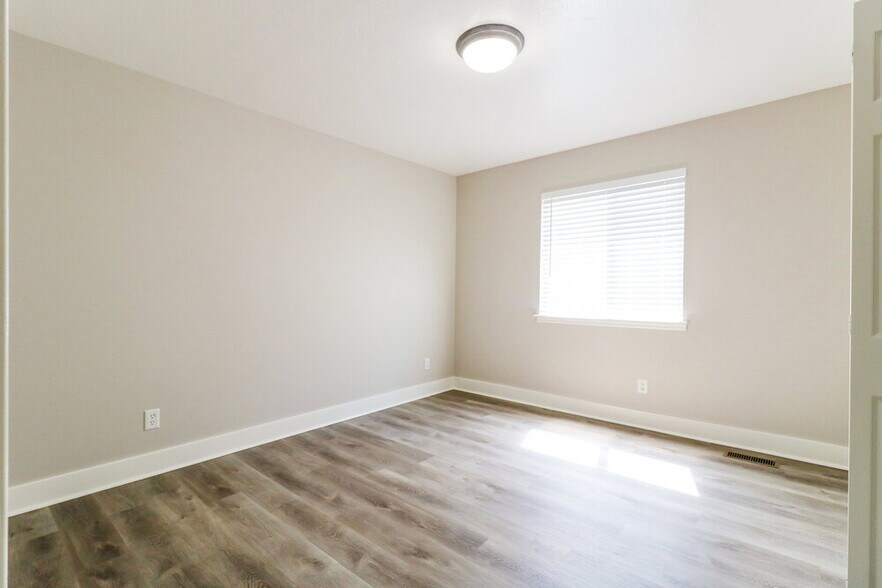 Building Photo - 1763 E Independence Way