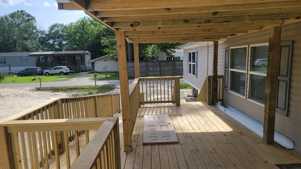 Building Photo - 32744 Carolee Cir