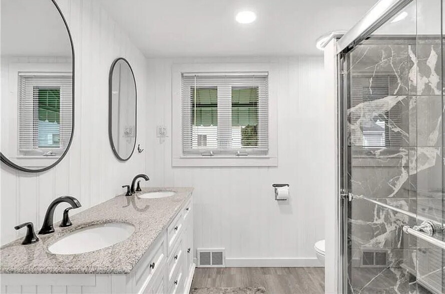 Master bath - 1850 Middle St