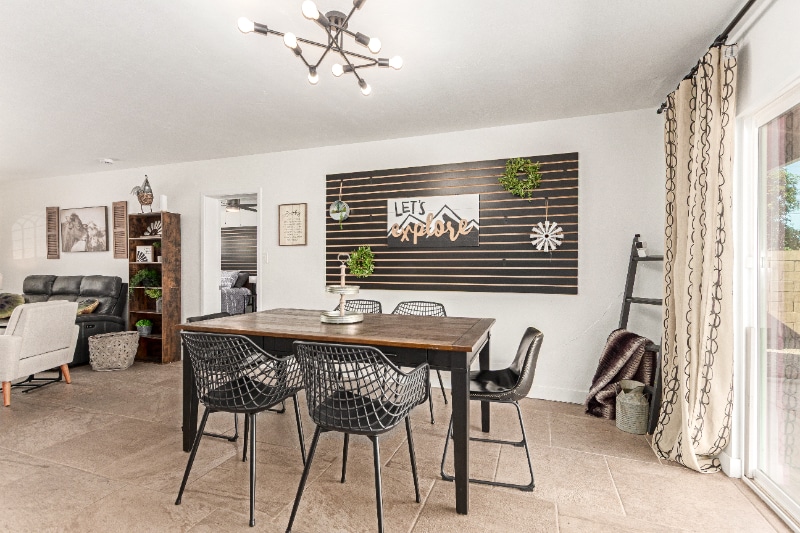 Building Photo - 1328 W 6th St