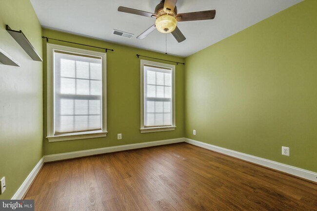 Building Photo - 42668 Keiller Terrace