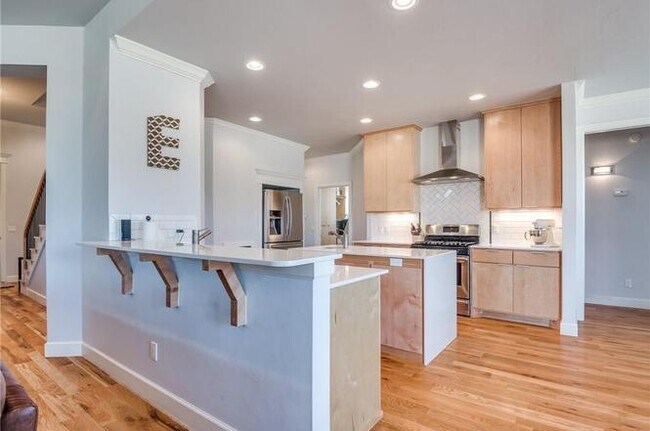 Building Photo - Amazing- Transitional Style Home with Custom Finishes w/ Community Pool- Gated- Edmond Schools