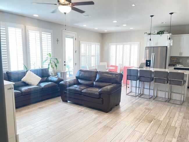 Building Photo - WESTSIDE HOME FOR RENT