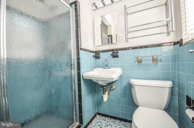 Building Photo - 3313 W Coquelin Terrace