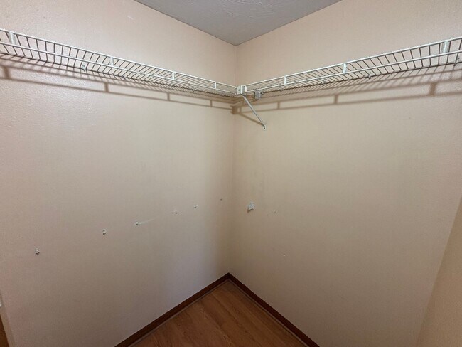 Building Photo - Ocala Park Estates / 2/2 ***Won't Last***